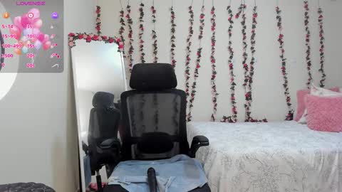   Mariam Castiblanco online show from 11-24-25, 06:07