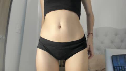 Snapshot of marian_skinny chatting on 07-07-26, 01:37 Marian online show from 07-07-26, 01:37