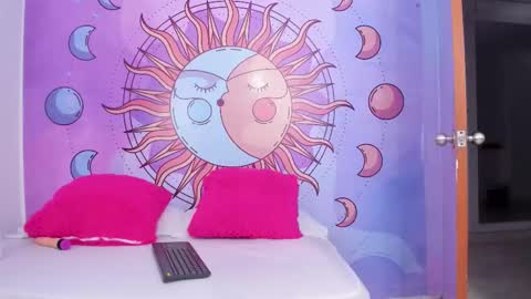 Snapshot of mariana_16_ chatting on 10-24-25, 07:43 mariana_16_ online show from 10-24-25, 07:43