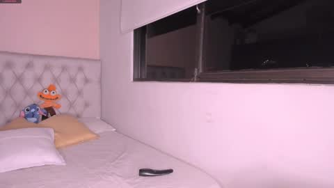 Snapshot of mariana__roe chatting on 01-17-25, 03:34 Mariana Roe online show from 01-17-25, 03:34