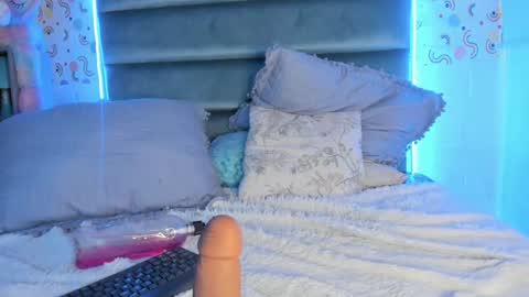 Snapshot of mariana_babe_ chatting on 01-21-25, 06:23 mariana_babe_ online show from 01-21-25, 06:23