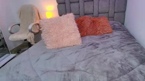 Mariana Gomez online show from 10-10-25, 04:17