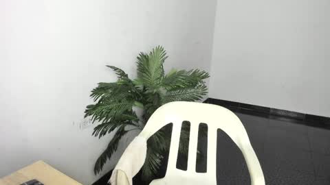 Snapshot of mariana_laurent1 chatting on 05-03-26, 02:28 Mariana online show from 05-03-26, 02:28