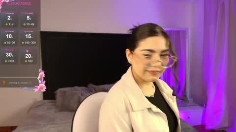 Snapshot of mariana_owen chatting on 06-04-26, 12:44 online show from 06-04-26, 12:44