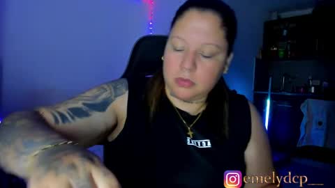 Snapshot of mariana_spellman chatting on 04-17-26, 07:44 Emely online show from 04-17-26, 07:44