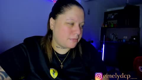 Snapshot of mariana_spellman chatting on 05-17-26, 09:28 Emely online show from 05-17-26, 09:28