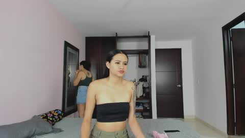 MARIANA Y VALENTINA online show from 05-12-26, 11:07