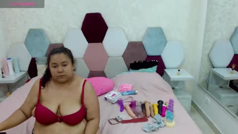 Snapshot of marianabbw_ chatting on 02-10-25, 01:35 mariana online show from 02-10-25, 01:35
