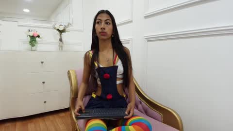 Mariana Garcia online show from 10-13-25, 06:19