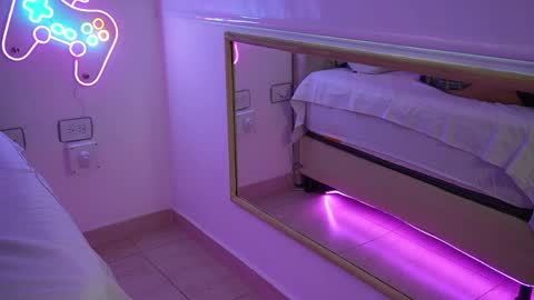 marianagiraldo_ online show from 04-28-26, 11:26