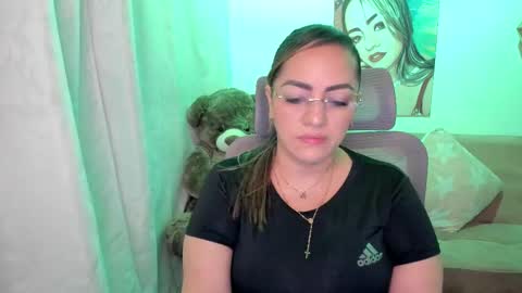 Mariana Lopez online show from 09-30-25, 01:32