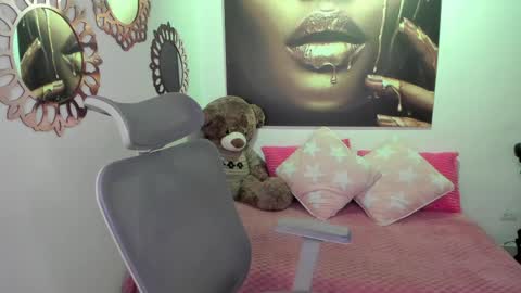 Mariana Lopez online show from 06-06-26, 11:53