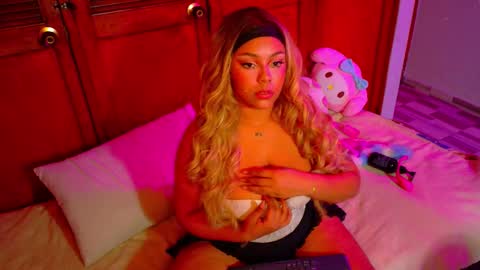 Mariana Prada online show from 11-23-25, 06:13