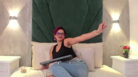 Mariana online show from 12-10-24, 10:58