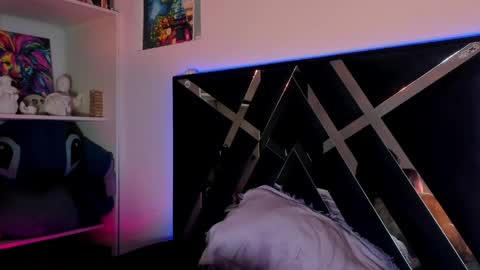 mariana williams online show from 05-11-26, 01:06