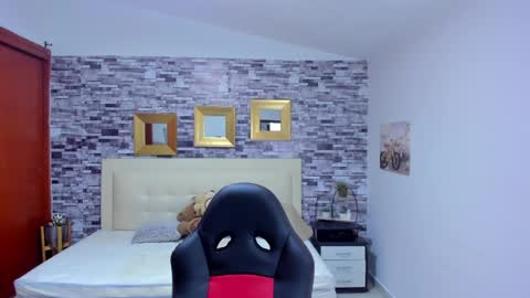 Mariana online show from 02-06-25, 12:33