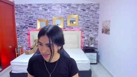 Mariana online show from 02-18-25, 07:09