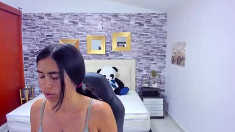 Mariana online show from 03-03-25, 07:39