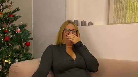 Maria online show from 12-17-24, 07:07