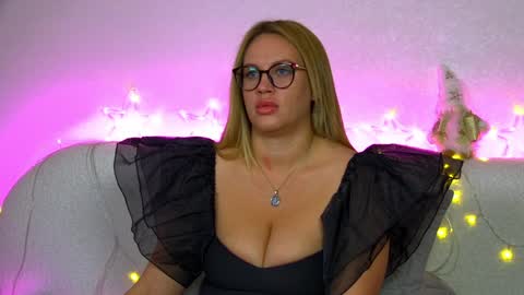 Maria online show from 12-18-24, 08:09