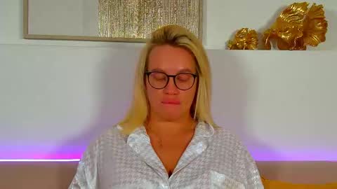 Maria online show from 03-22-26, 06:22