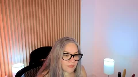 Marian Love  online show from 05-05-26, 10:23