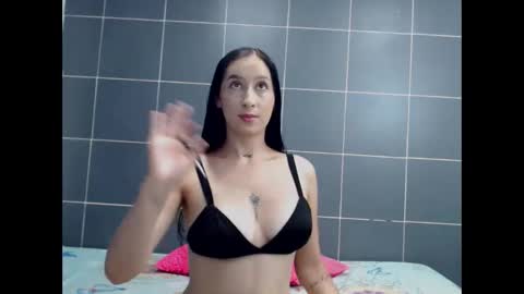 Snapshot of marianngell chatting on 10-29-25, 09:49 Mariangel online show from 10-29-25, 09:49