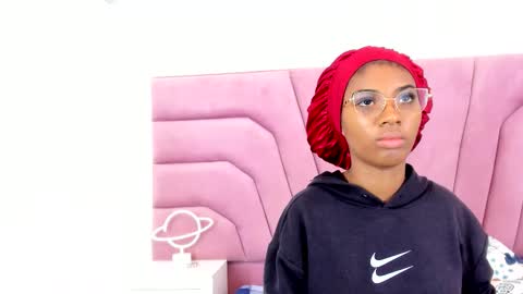 Snapshot of marianrosse chatting on 10-12-25, 07:35 marianrosse online show from 10-12-25, 07:35