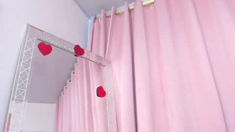 Snapshot of marianrosse chatting on 06-02-26, 12:56 marianrosse online show from 06-02-26, 12:56