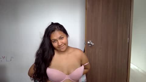 Snapshot of mariaspx chatting on 04-15-26, 08:53 mariaspx online show from 04-15-26, 08:53