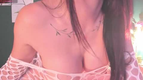 Snapshot of mariateresa11 chatting on 09-28-25, 12:32 Theressa online show from 09-28-25, 12:32