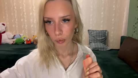 Snapshot of maribelchauhdrey chatting on 09-11-25, 06:13 Molly online show from 09-11-25, 06:13