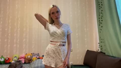 Snapshot of maribelchauhdrey chatting on 09-13-25, 07:19 Molly online show from 09-13-25, 07:19