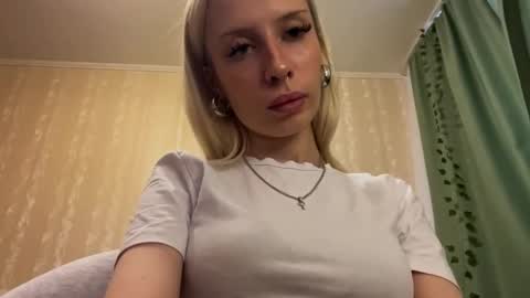 Snapshot of maribelchauhdrey chatting on 09-18-25, 07:32 Molly online show from 09-18-25, 07:32