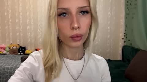Snapshot of maribelchauhdrey chatting on 09-22-25, 07:21 Molly online show from 09-22-25, 07:21