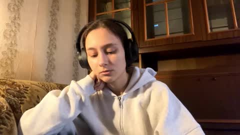 Lois online show from 03-16-26, 01:04