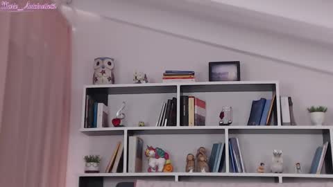 Snapshot of marie_antoinette62 chatting on 02-23-25, 06:12 Maria online show from 02-23-25, 06:12