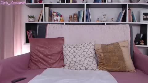 Snapshot of marie_antoinette62 chatting on 02-27-25, 03:15 Maria online show from 02-27-25, 03:15