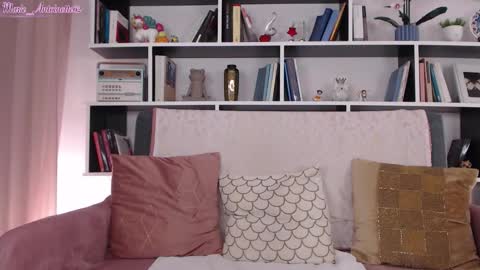 Snapshot of marie_antoinette62 chatting on 09-20-25, 09:16 Maria online show from 09-20-25, 09:16