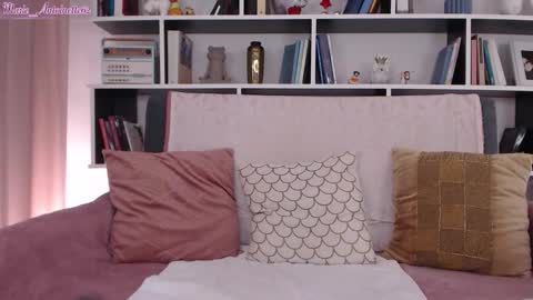 Snapshot of marie_antoinette62 chatting on 09-29-25, 06:07 Maria online show from 09-29-25, 06:07