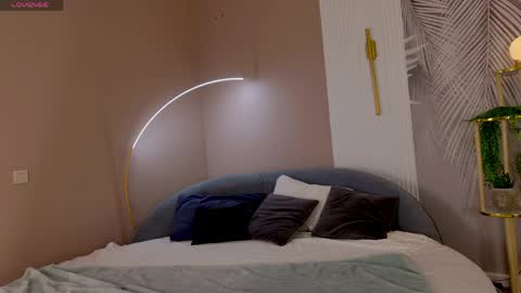 Marie LEAVE YOUR  WITH ME online show from 05-04-26, 05:14