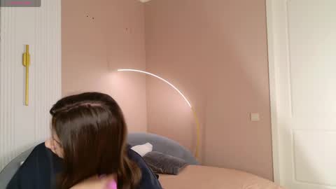Marie LEAVE YOUR  WITH ME online show from 05-10-26, 05:01