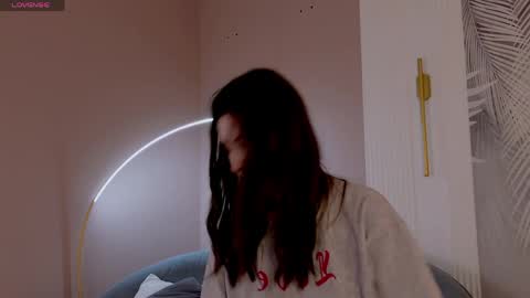 Marie LEAVE YOUR  WITH ME online show from 05-17-26, 05:16
