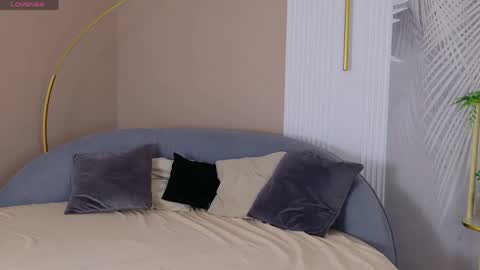 Marie LEAVE YOUR  WITH ME online show from 05-23-26, 05:23