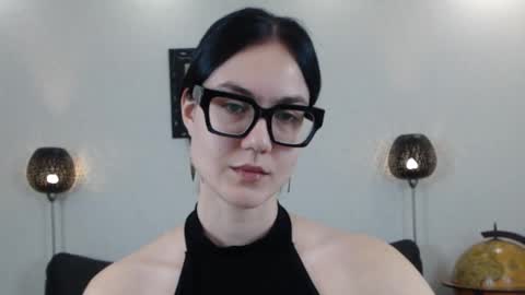 Marie Fitch online show from 11-08-25, 02:01