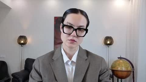 Snapshot of marie_fitch chatting on 05-15-26, 02:18 Marie Fitch online show from 05-15-26, 02:18