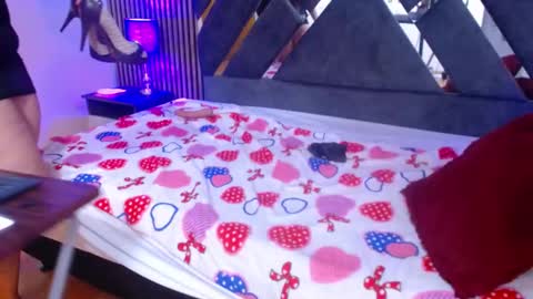 Snapshot of marie_hss chatting on 02-15-25, 01:21 marie_hss online show from 02-15-25, 01:21