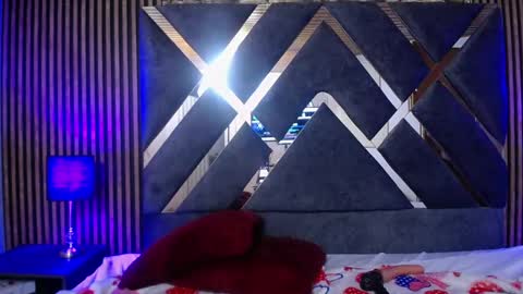 Snapshot of marie_hss chatting on 03-08-25, 01:06 marie_hss online show from 03-08-25, 01:06