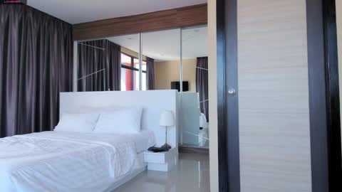 Snapshot of marie_jacob chatting on 01-13-25, 08:05 Marie online show from 01-13-25, 08:05