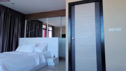 Snapshot of marie_jacob chatting on 09-22-25, 08:05 Marie online show from 09-22-25, 08:05